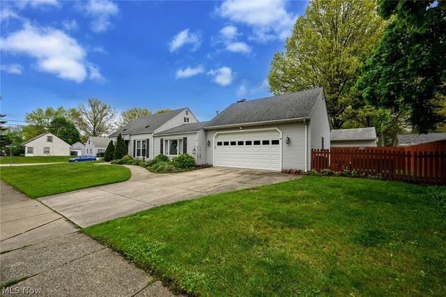 2839 Elmwood Street, Cuyahoga Falls, OH 44221