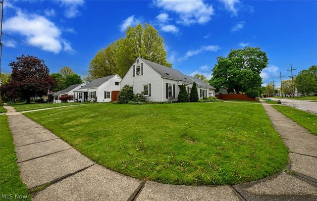 2839 Elmwood Street, Cuyahoga Falls, OH 44221