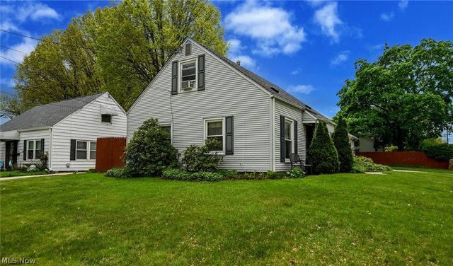 2839 Elmwood Street, Cuyahoga Falls, OH 44221