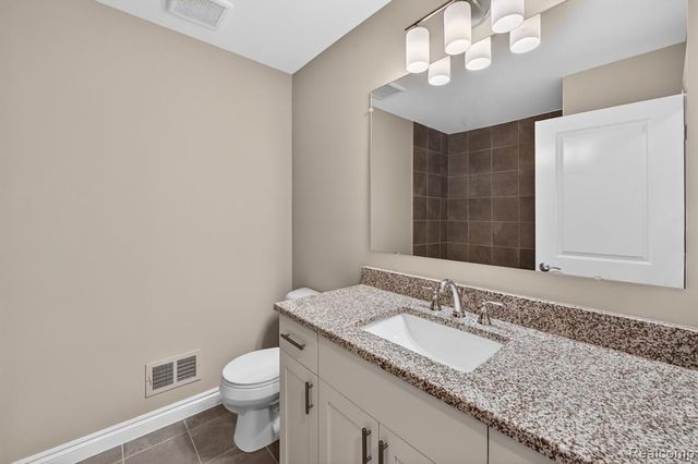 3736 Chatham Place 6, Brighton, MI 48114