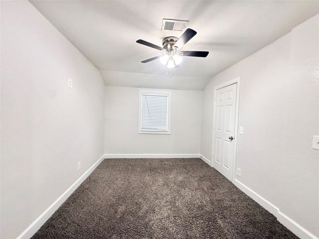 137 Laurel Street, Lake Jackson, TX 77566