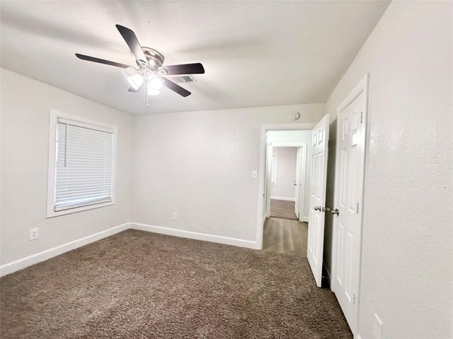 137 Laurel Street, Lake Jackson, TX 77566