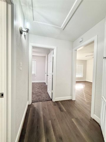 137 Laurel Street, Lake Jackson, TX 77566