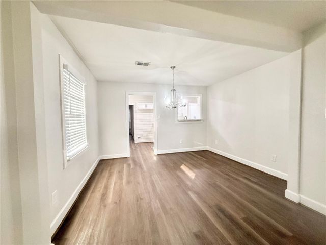 137 Laurel Street, Lake Jackson, TX 77566