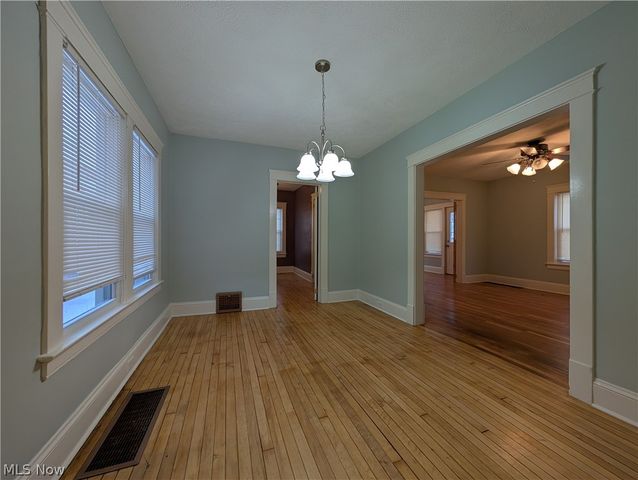 1560 Coutant Avenue, Lakewood, OH 44107