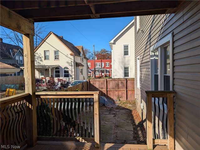 1560 Coutant Avenue, Lakewood, OH 44107