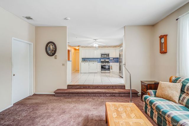 6 Noahs Path, Rocky Point, NY 11778