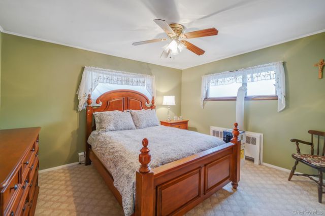 6 Noahs Path, Rocky Point, NY 11778