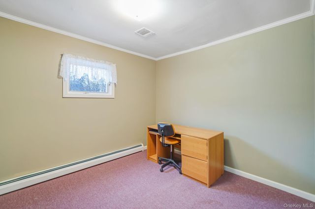 6 Noahs Path, Rocky Point, NY 11778