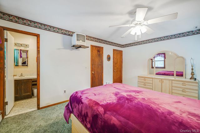 6 Noahs Path, Rocky Point, NY 11778