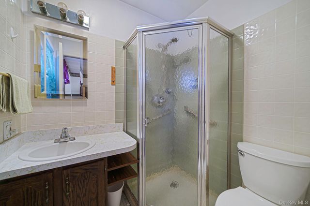 6 Noahs Path, Rocky Point, NY 11778