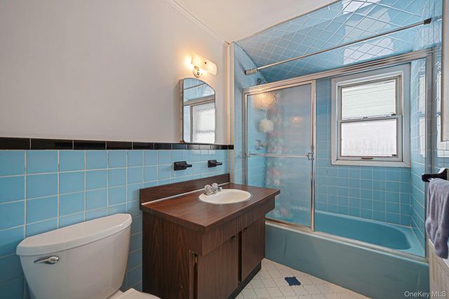 6 Noahs Path, Rocky Point, NY 11778