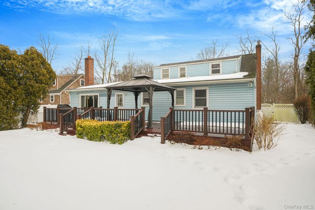 6 Noahs Path, Rocky Point, NY 11778