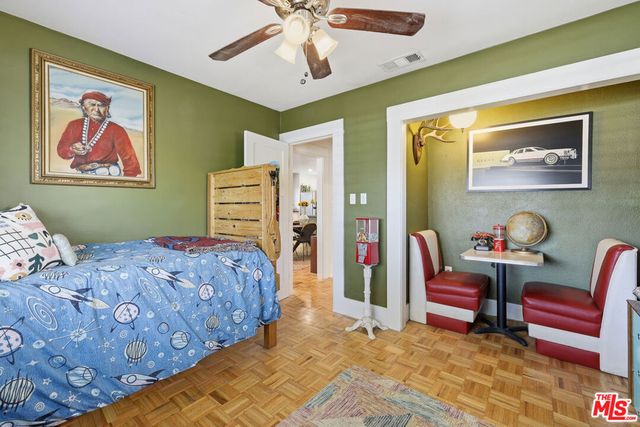 933 Walnut Avenue, Long Beach, CA 90813