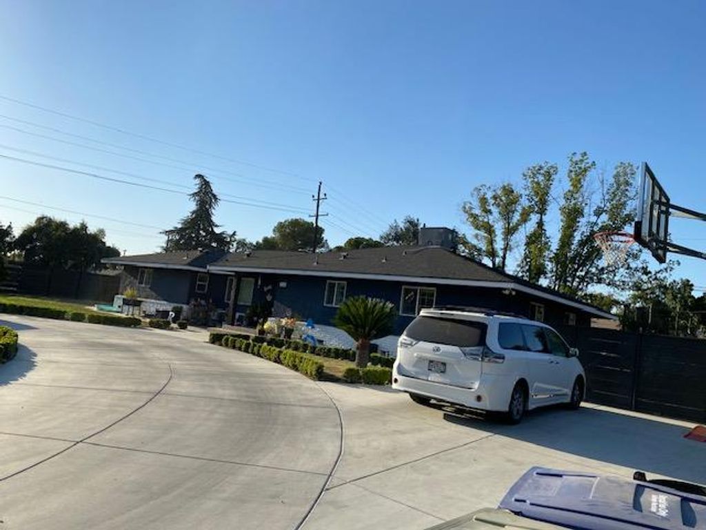 Image 6 of property listing at 1248 W Alamos Avenue, Fresno, CA 93705