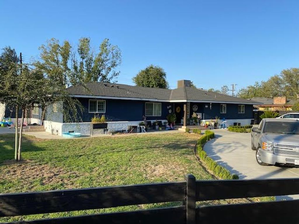 Image 8 of property listing at 1248 W Alamos Avenue, Fresno, CA 93705