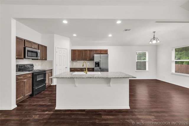 14826 S Hudson Avenue, Bixby, OK 74008