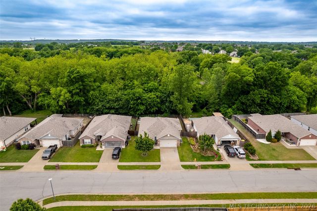 14826 S Hudson Avenue, Bixby, OK 74008