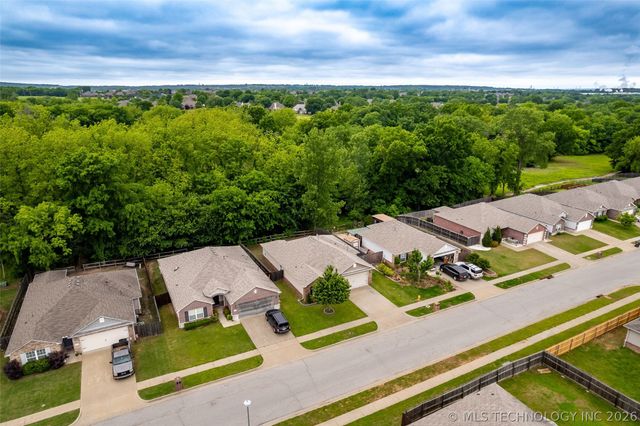 14826 S Hudson Avenue, Bixby, OK 74008