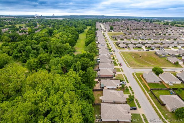 14826 S Hudson Avenue, Bixby, OK 74008