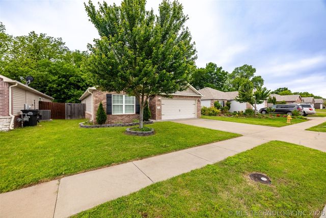 14826 S Hudson Avenue, Bixby, OK 74008