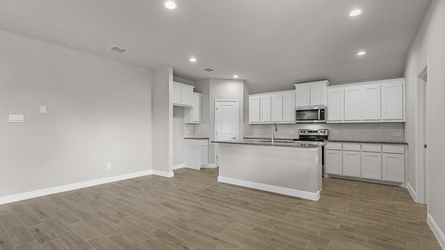 1304 HONEY CREEK Drive, Desoto, TX 75115