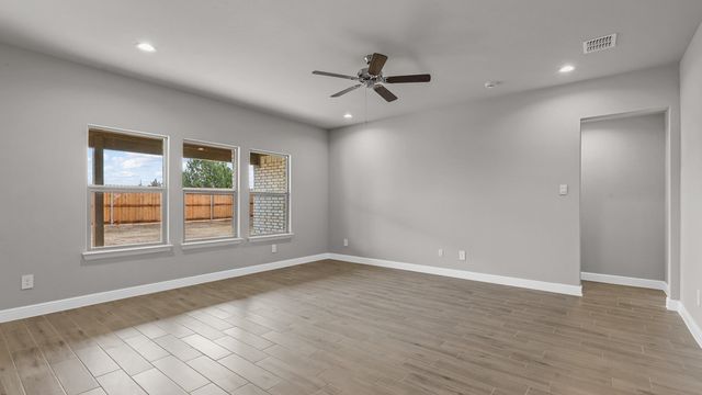 1304 HONEY CREEK Drive, Desoto, TX 75115