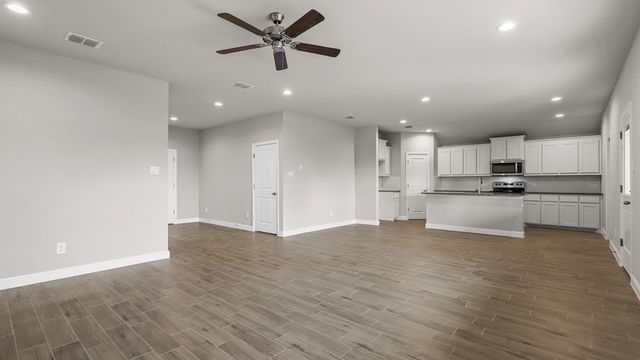 1304 HONEY CREEK Drive, Desoto, TX 75115