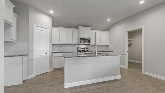 1304 HONEY CREEK Drive, Desoto, TX 75115