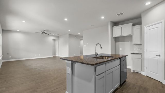 1304 HONEY CREEK Drive, Desoto, TX 75115
