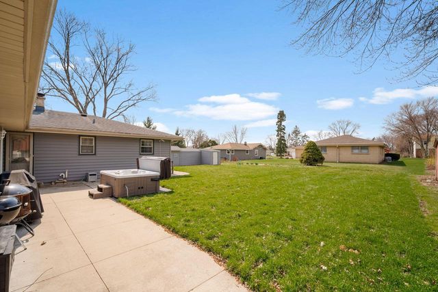 8125 58th STREET, Franklin, WI 53132