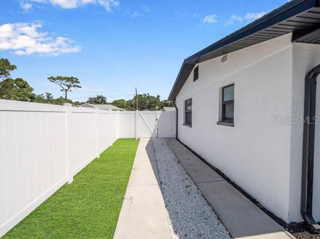 6040 84TH AVENUE N, Pinellas Park, FL 33781