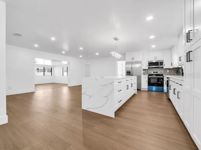 6040 84TH AVENUE N, Pinellas Park, FL 33781