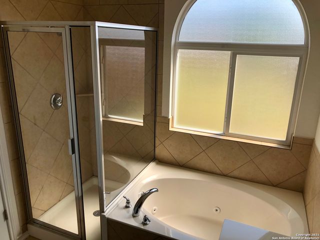 10306 FLOORE HOLW, San Antonio, TX 78254