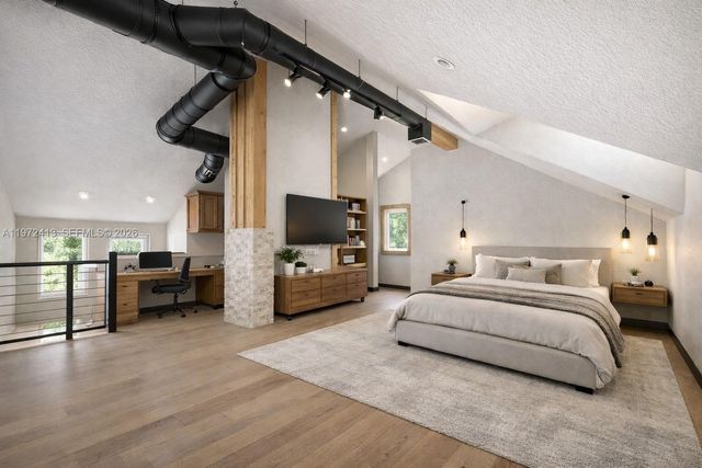 400 Farmington Dr, Plantation, FL 33317