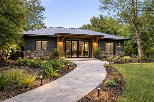 400 Farmington Dr, Plantation, FL 33317