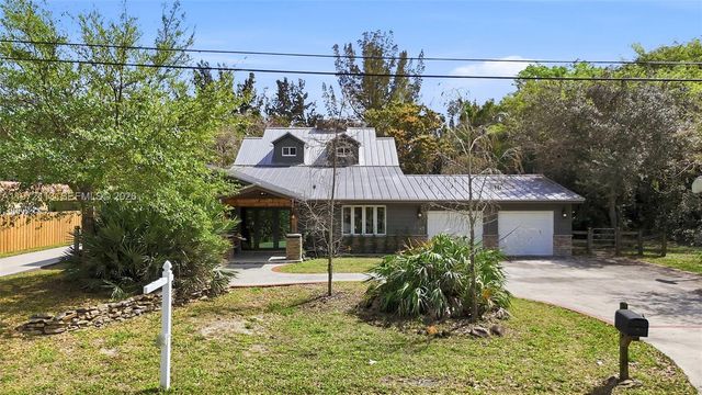 400 Farmington Dr, Plantation, FL 33317