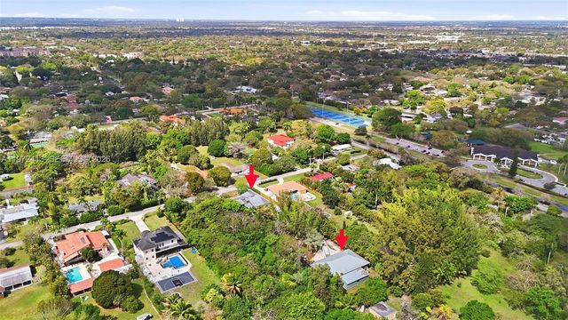 400 Farmington Dr, Plantation, FL 33317