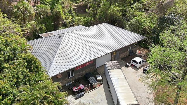 400 Farmington Dr, Plantation, FL 33317