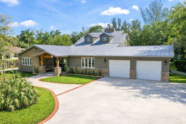 400 Farmington Dr, Plantation, FL 33317