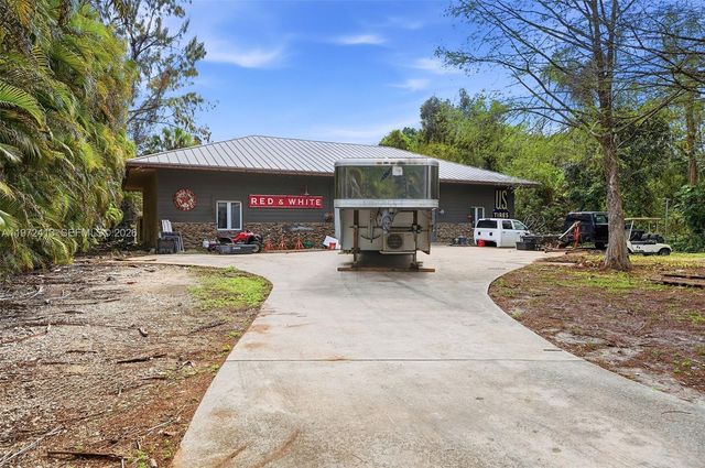 400 Farmington Dr, Plantation, FL 33317