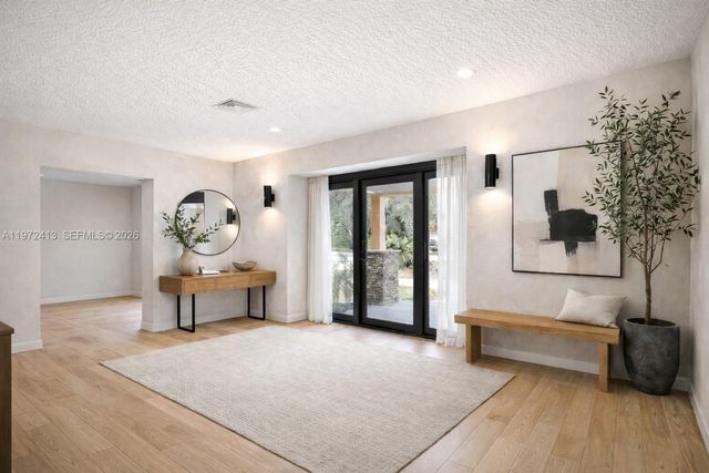 400 Farmington Dr, Plantation, FL 33317