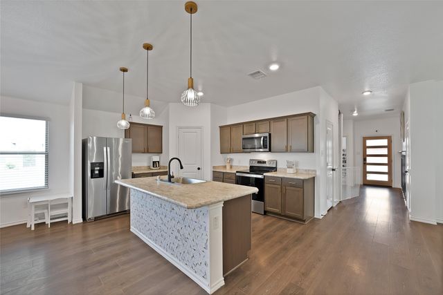 1017 Whispering Oak Drive, Royse City, TX 75189