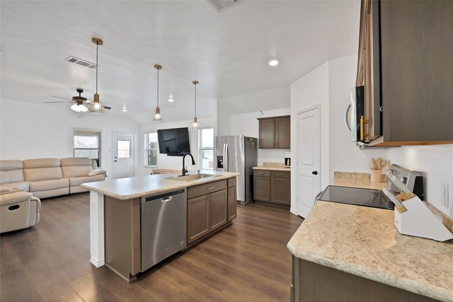 1017 Whispering Oak Drive, Royse City, TX 75189