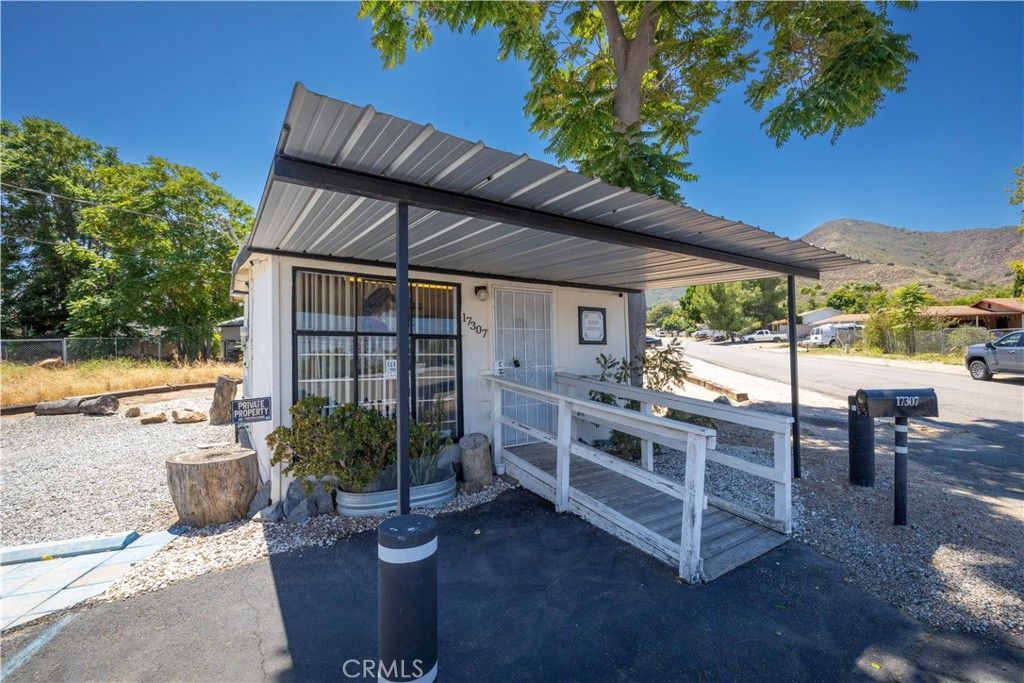 17307 Grand, Lake Elsinore, CA 92530 — exterior