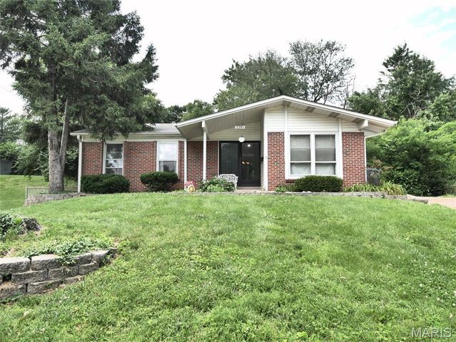 2295 Woodgrass Drive, St Louis, MO 63114