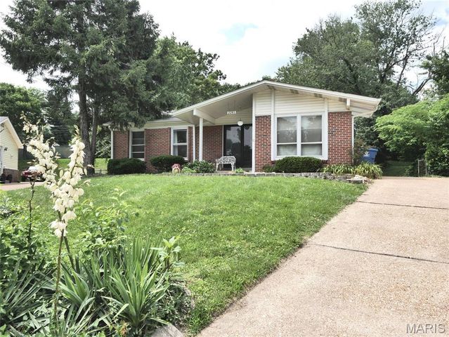 2295 Woodgrass Drive, St Louis, MO 63114