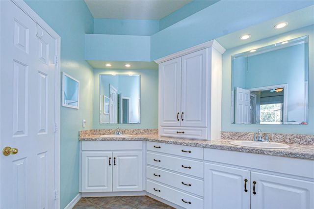 4609 COMPASS OAKS DRIVE, Valrico, FL 33596