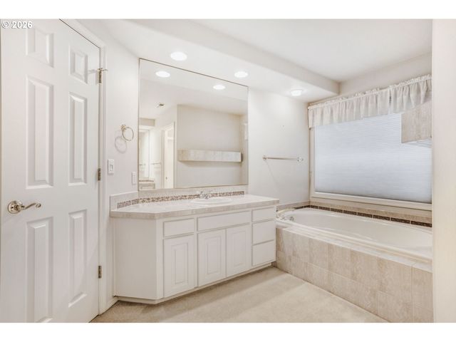 12435 Sw 158TH Ave, Beaverton, OR 97007