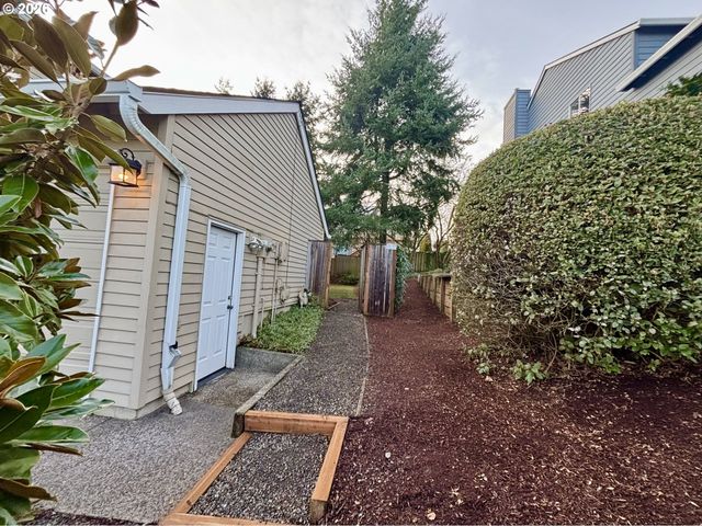 12435 Sw 158TH Ave, Beaverton, OR 97007